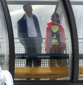Barack Obama et sa 
fille Malia au muse Georges-Pompidou