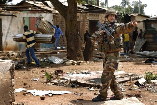Militaire franais dans le quartier 
de Miskin,  Bangui, le 3 fvrier 2014.  AP/JRME DELAY