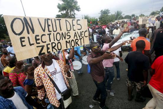 Manifestation  Abidjan en marge de la campagne lectorale de la prsidentielle d'octobre 2015
