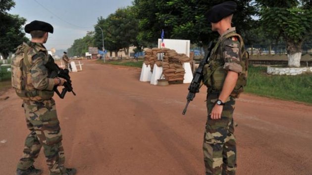 Francetv info - La France va envoyer des troupes supplmentaires en Centrafrique