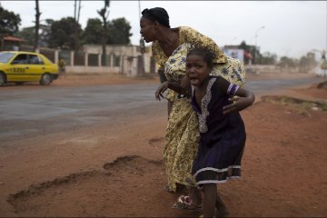 La terreur rgne dans les rues de Bangui. parismatch.com - 28 janvier 2014