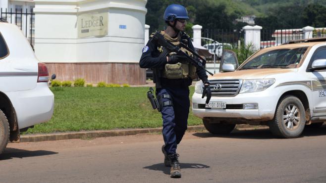 Un gendarme mobile franais, membre des troupes de la mission militaire europenne en Centrafrique, l'Eufor, le 9 avril 2014  Bangui (Centrafrique)