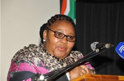 La ministre de la dfense sud africaine Nosiviwe Mapisa-Nqakula