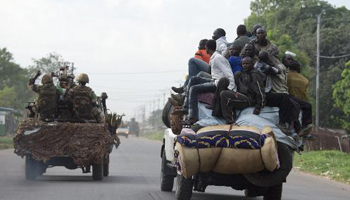 Des ex-Slka  ct d'un convoi de l'arme tchadienne, le 4 avril 2014.  AFP