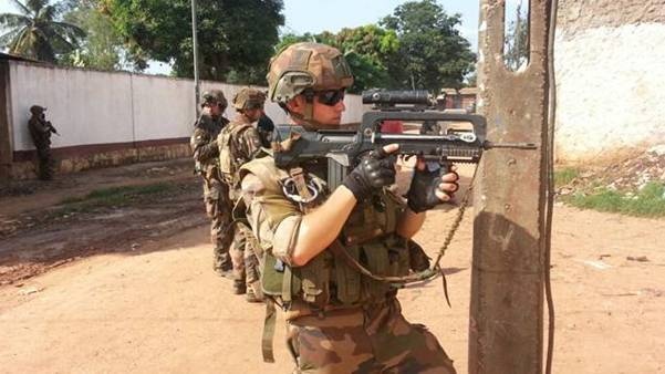 D'aprs un rapport parlementaire, les soldats rentrs de Centrafrique souffrent plus que les autres de stress post-traumatiques  Mathilde Lemaire / RADIOFRANCE