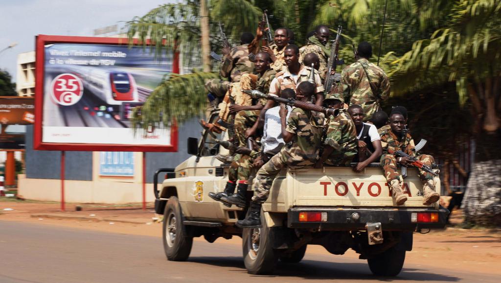 Soldats de la Seleka en patrouille  Bangui, Centrafrique, le 5 dcembre 2013.REUTERS/Emmanuel Braun