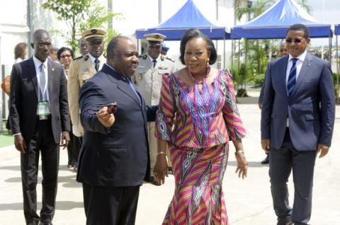 Le prsident gabonais Ali Bongo Ondimba (G) et son homologue centrafricaine Catherine Samba Panza (D)