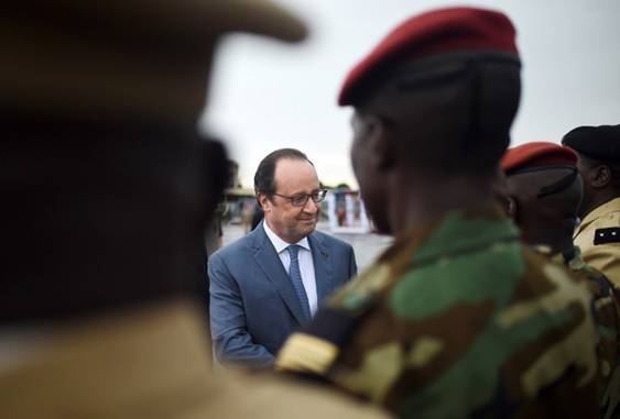 Francois Hollande en visite  Bangui le 13 mai 2016.