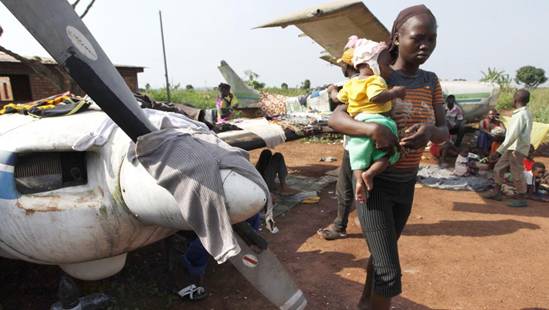 A Bangui, des milliers de dplacs avaient trouv refuge  
laroport MPoko, juste  ct du camp des militaires franais.