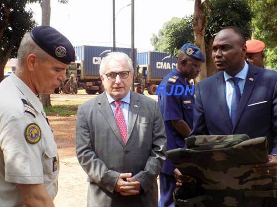Forces Armes Centrafricaines dotes en matriels militaires par la France