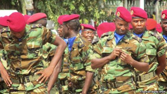 Des soldats des FACA décembre 2016 à Bangui