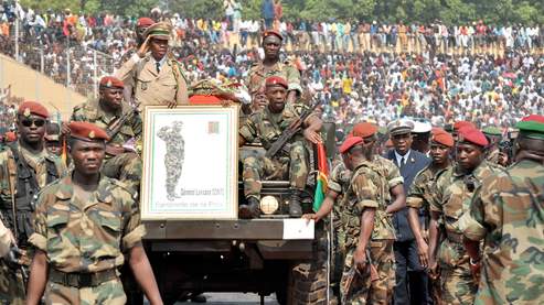 Facinet Tour, un des compagnons d'armes de Lansana Cont, a demand aux Guinens de pardonner au dfunt tout ce qu'il a fait qui n'tait pas bien.