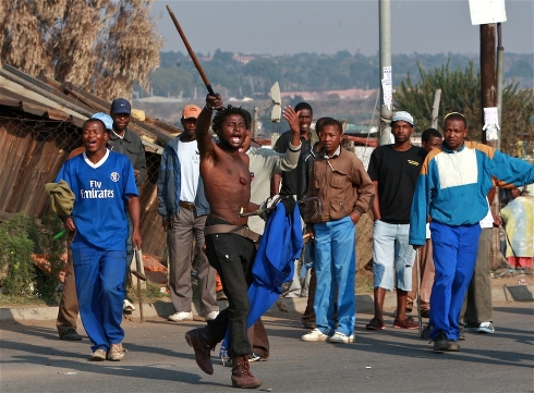 Les �trangers ne sont pas les bienvenus pour ces habitants de l�implantation sauvage de Ramaphosa, � l�est de Johannesbourg (photo de 2008)