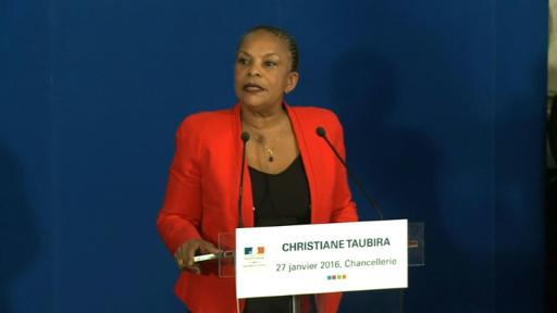 La dchance de nationalit aura eu 
raison de Christiane Taubira: la garde des Sceaux, devenue une icne de la 
gauche et une cible privilgie de la droite et de l'extrme droite depuis 2012, 
a remis mercredi sa dmission  Franois Hollande.