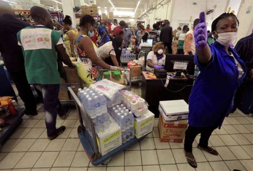 Dans 
un supermarché d’Abidjan, le 18 mars 2020