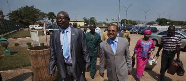 Nicolas Tiangaye  l'aroport Bangui Mpoko