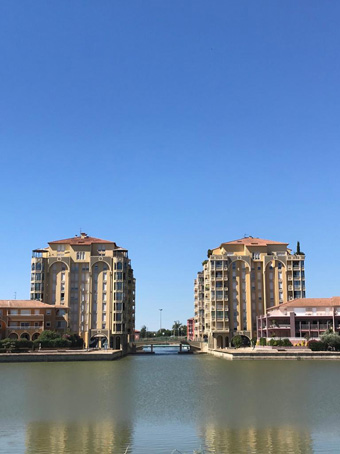 Montpellier : Port Marianne et l'Htel du dpartement. (Photo, Charles Indo, 7 aot 2020)