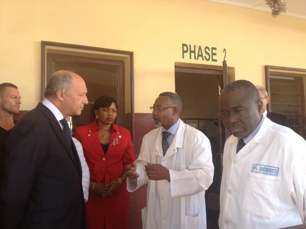 rrive de Laurent FABIUS  Bangui 03