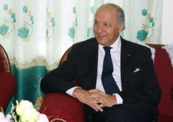 Le chef de la diplomatie franaise Laurent Fabius a annonc l'envoi de troupes supplmentaires en Centrafrique tout en exigeant l'organisation d'lections libres dbut 2015 auxquelles le pouvoir actuel ne pourrait pas participer, au terme d'une visite  Bangui dimanche.