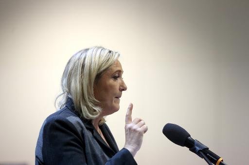 Marine Le Pen,
présidente du FN et députée européenne, a demandé aux pays de l'UE